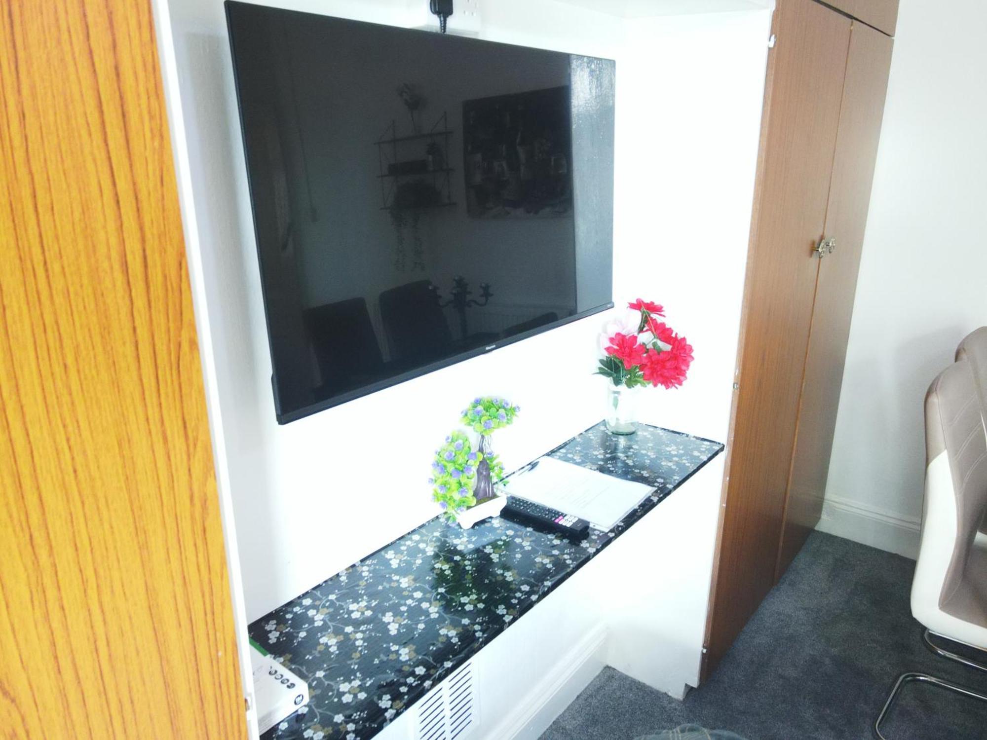 Service Accommodation 2 Bed Room Apartment In Newport South Wales Near Celtic Manor Icc Wales Eksteriør bilde