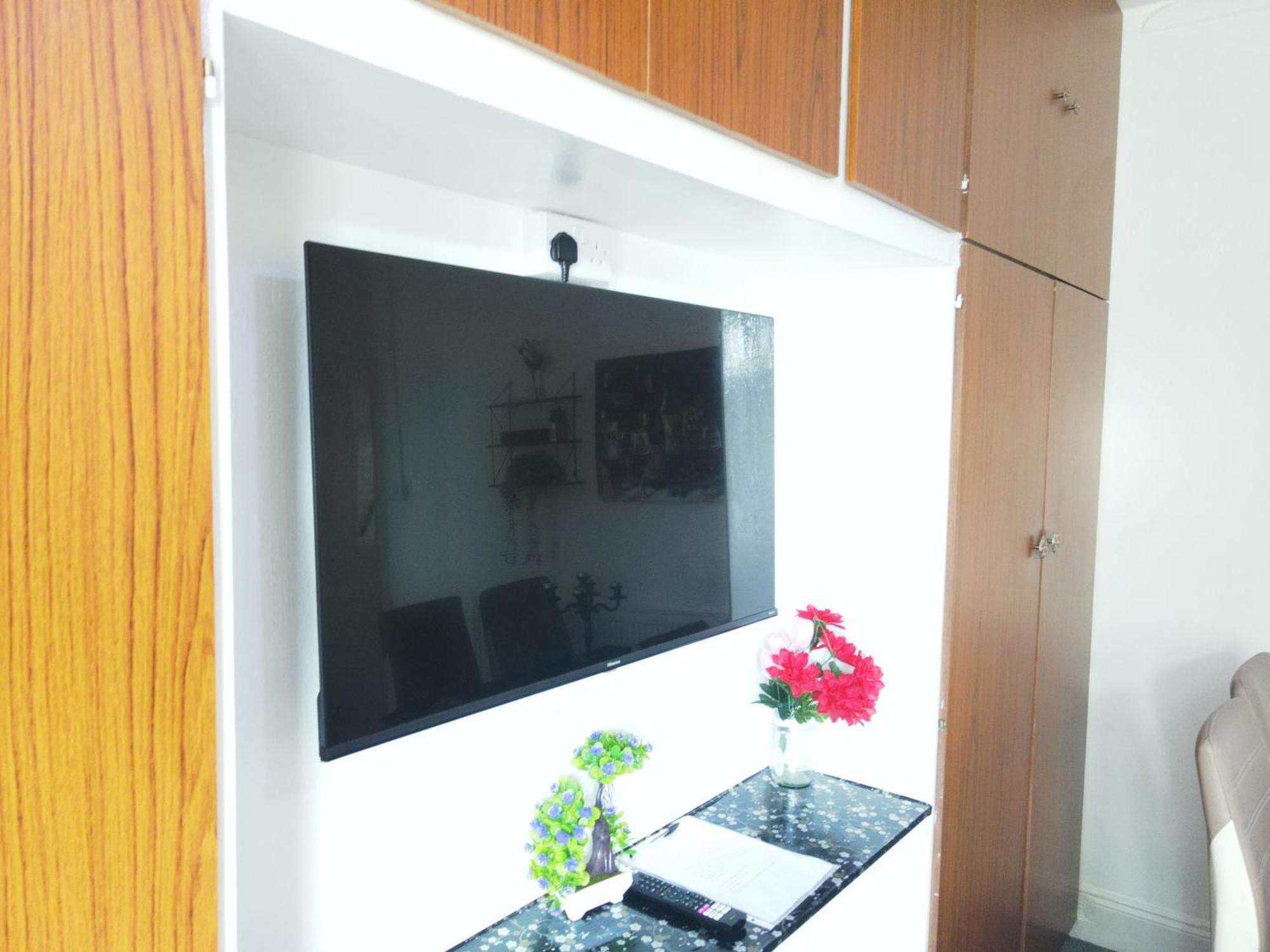 Service Accommodation 2 Bed Room Apartment In Newport South Wales Near Celtic Manor Icc Wales Eksteriør bilde