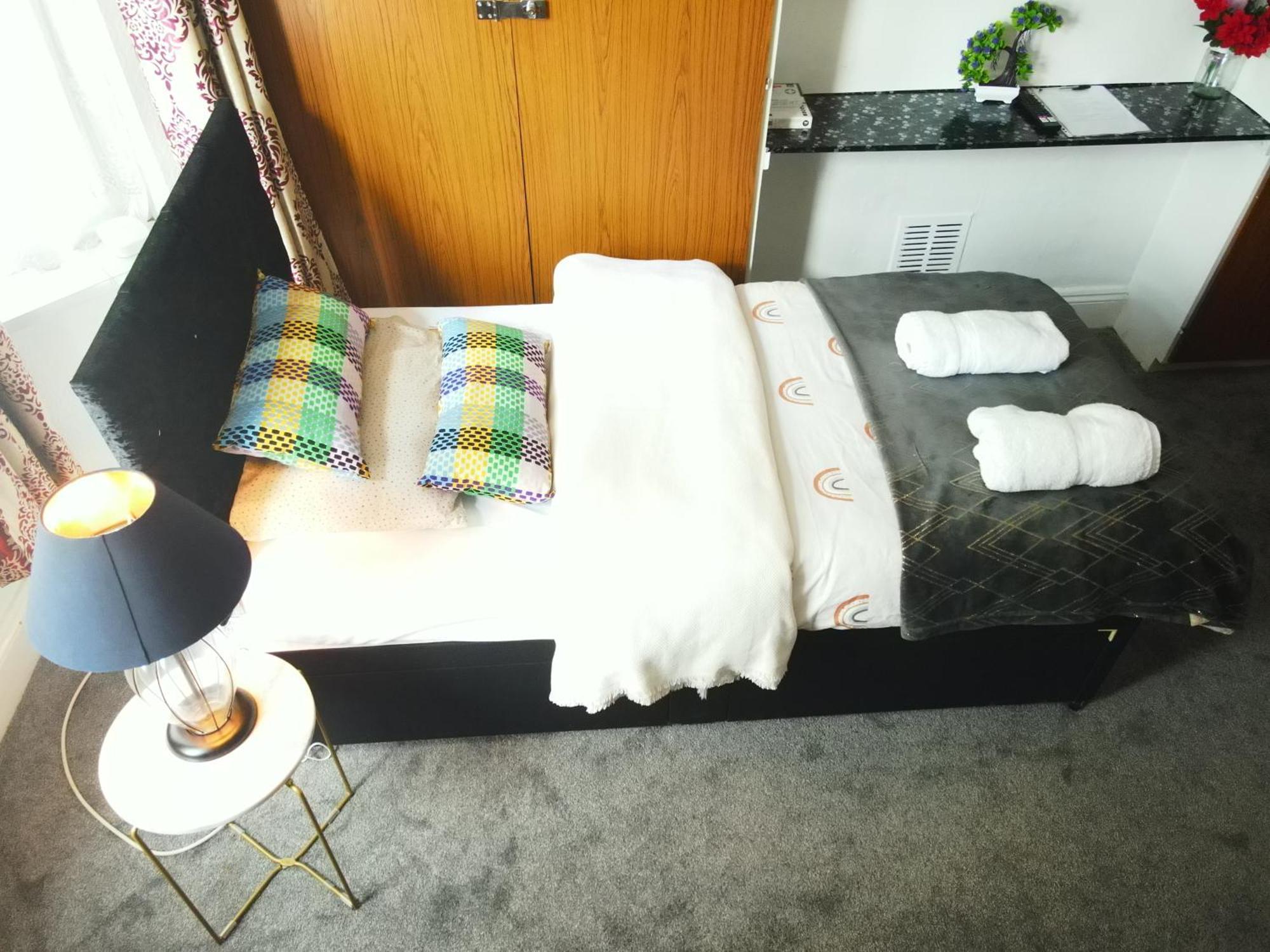 Service Accommodation 2 Bed Room Apartment In Newport South Wales Near Celtic Manor Icc Wales Eksteriør bilde